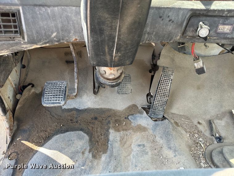 image for item OG9629 1995 Ford  LT8000 ready mix truck