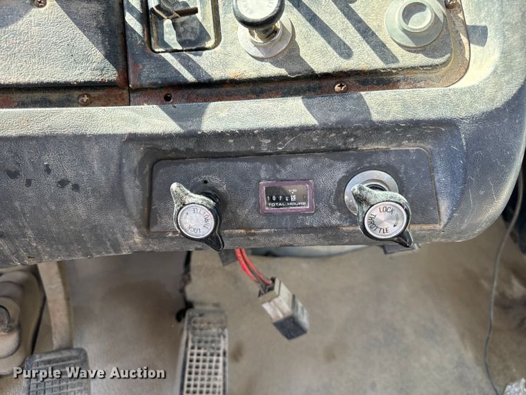 image for item OG9629 1995 Ford  LT8000 ready mix truck