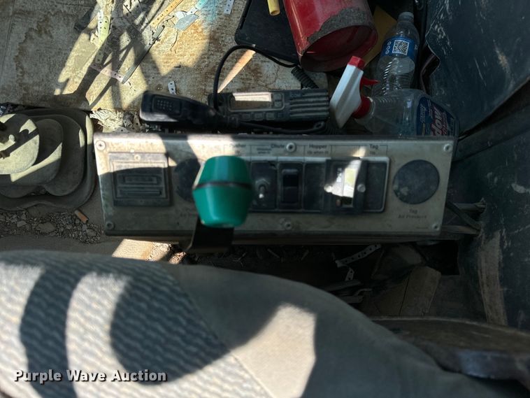 image for item OG9629 1995 Ford  LT8000 ready mix truck