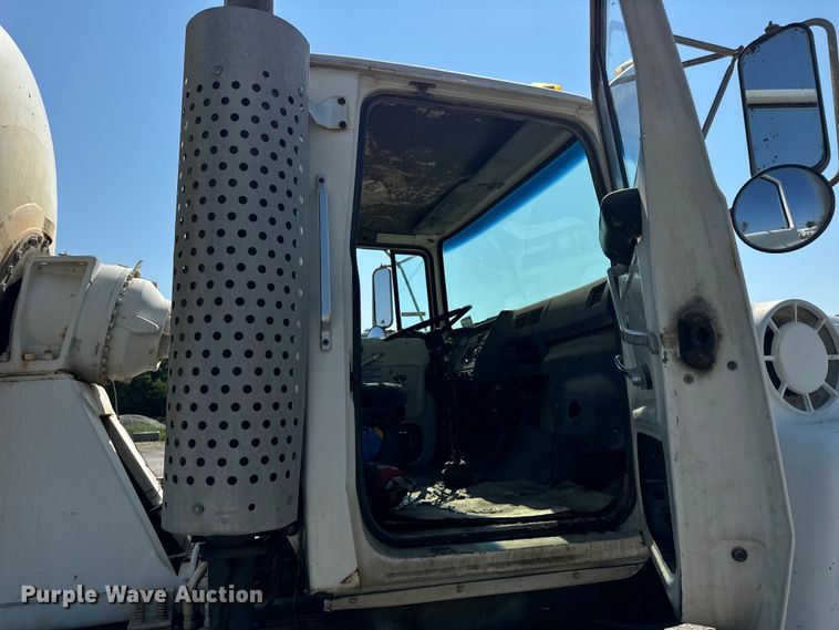 image for item OG9629 1995 Ford  LT8000 ready mix truck