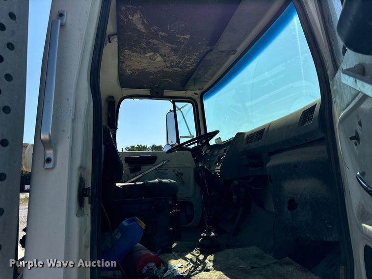 image for item OG9629 1995 Ford  LT8000 ready mix truck