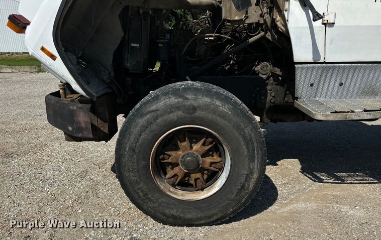 image for item OG9629 1995 Ford  LT8000 ready mix truck