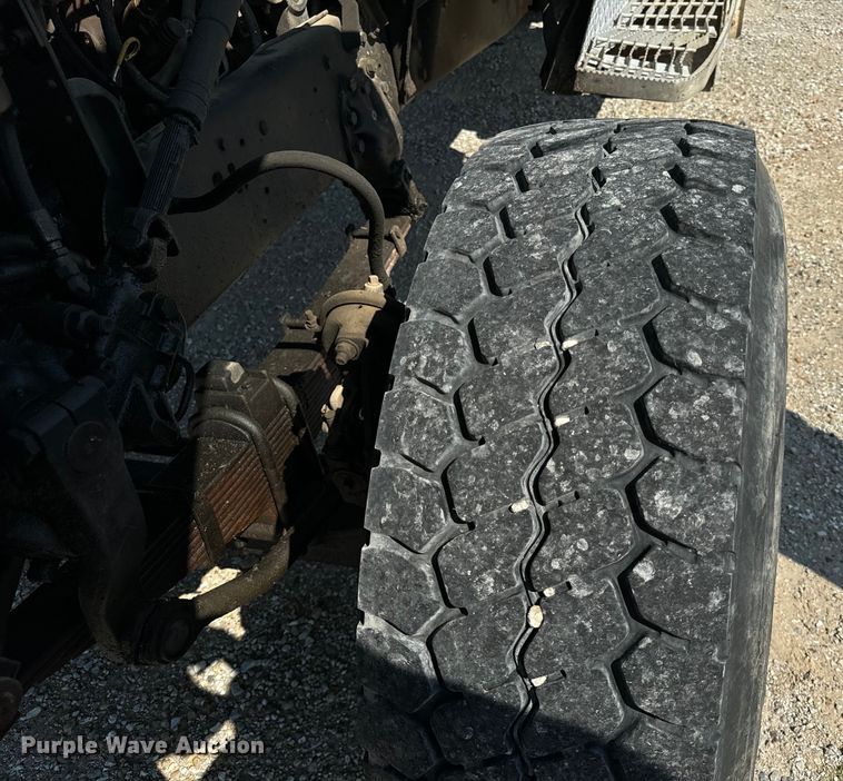 image for item OG9629 1995 Ford  LT8000 ready mix truck