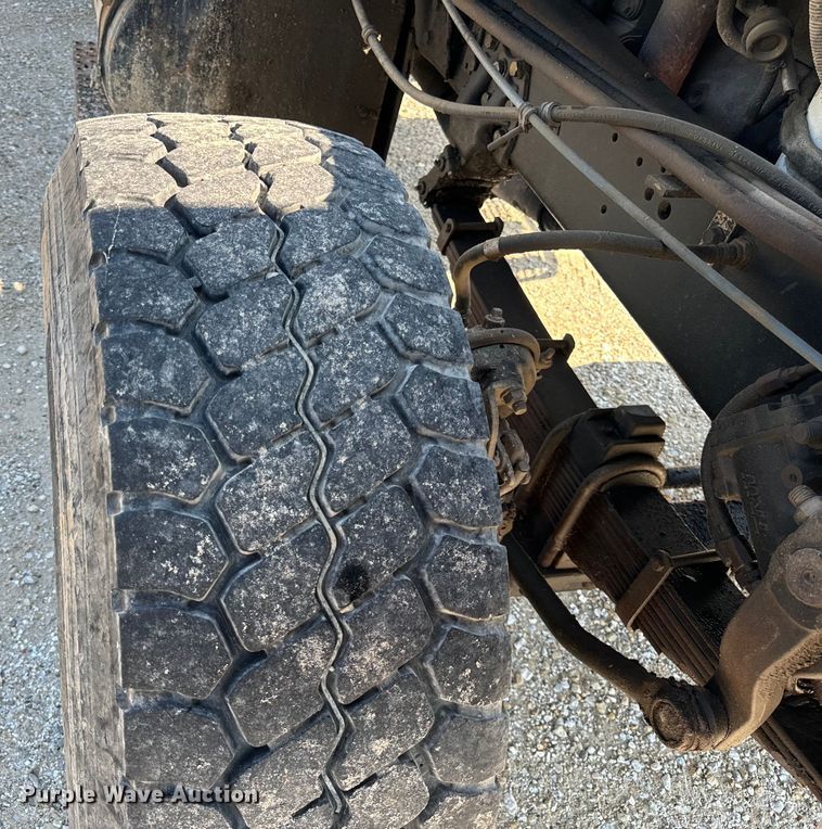 image for item OG9629 1995 Ford  LT8000 ready mix truck