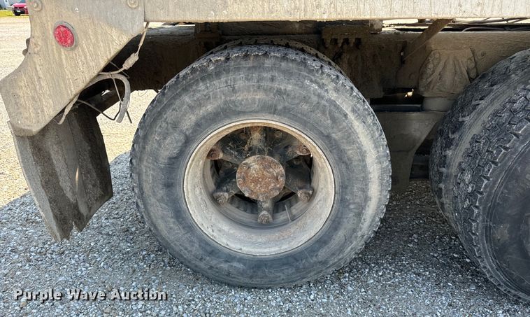 image for item OG9629 1995 Ford  LT8000 ready mix truck