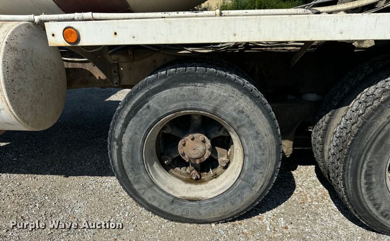 image for item OG9629 1995 Ford  LT8000 ready mix truck