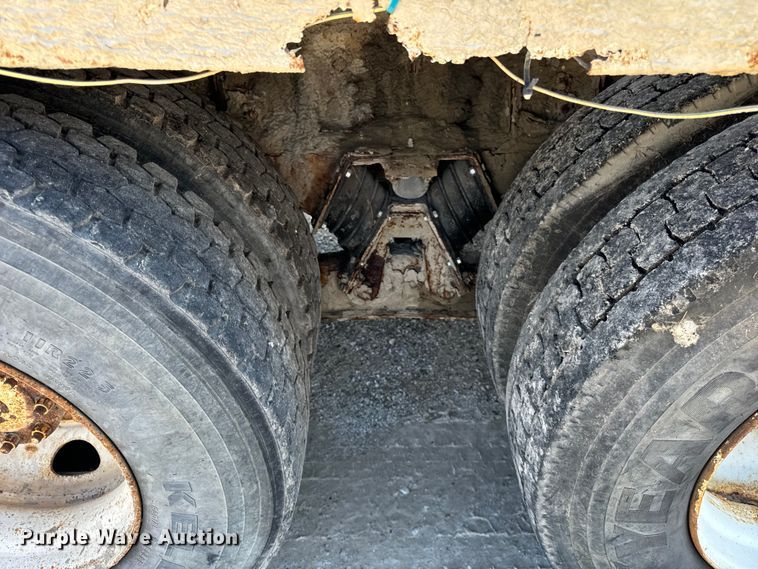 image for item OG9630 1998 Ford  LT8500 ready mix truck