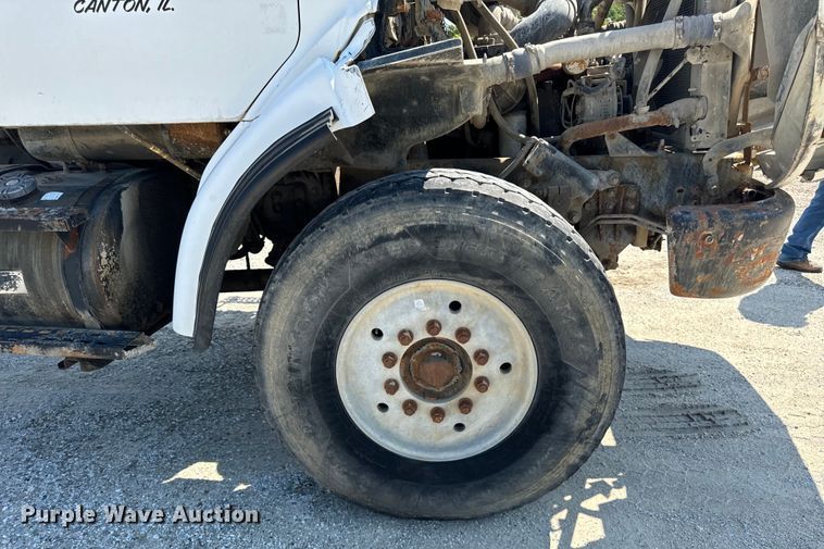 image for item OG9630 1998 Ford  LT8500 ready mix truck