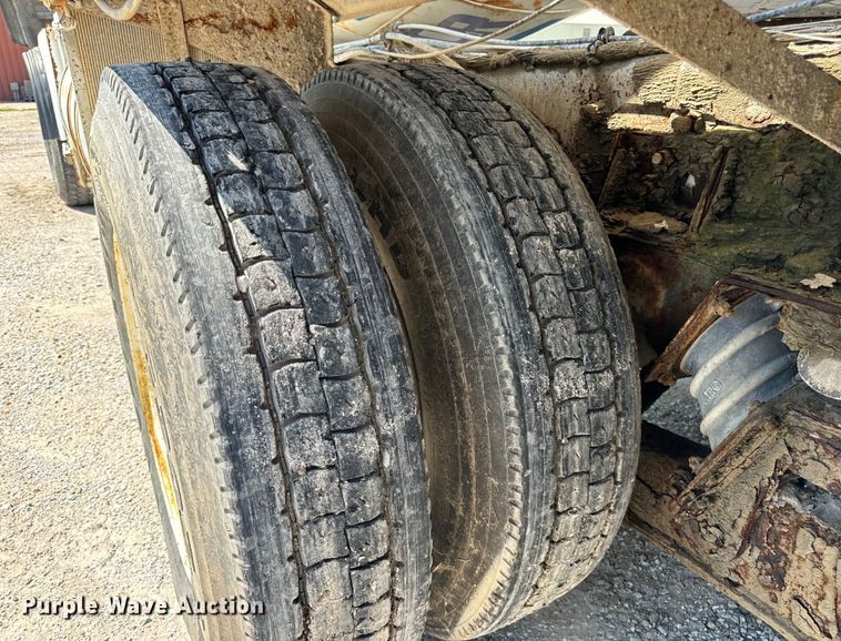 image for item OG9630 1998 Ford  LT8500 ready mix truck