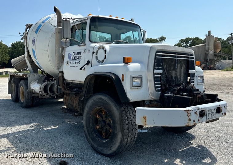 image for item OG9631 1997 Ford  LT8000 ready mix truck