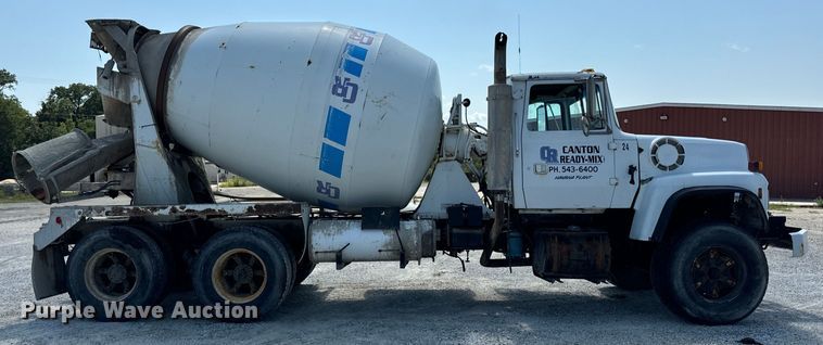 image for item OG9631 1997 Ford  LT8000 ready mix truck