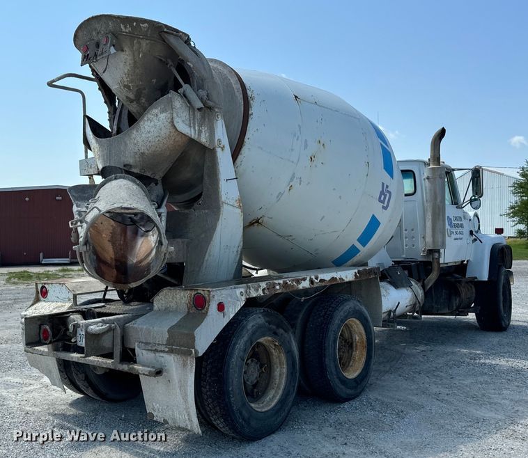 image for item OG9631 1997 Ford  LT8000 ready mix truck