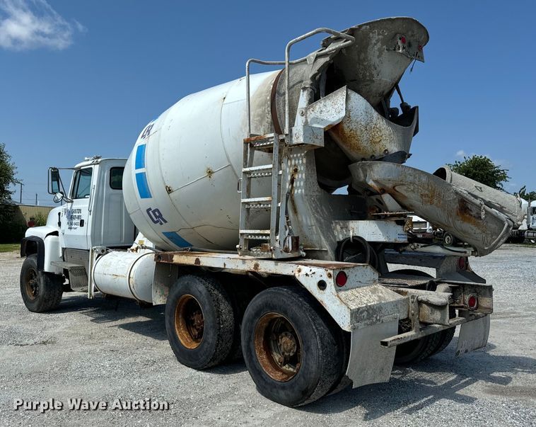 image for item OG9631 1997 Ford  LT8000 ready mix truck