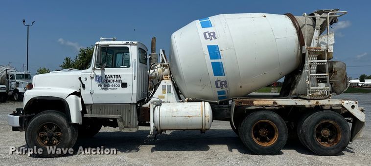 image for item OG9631 1997 Ford  LT8000 ready mix truck