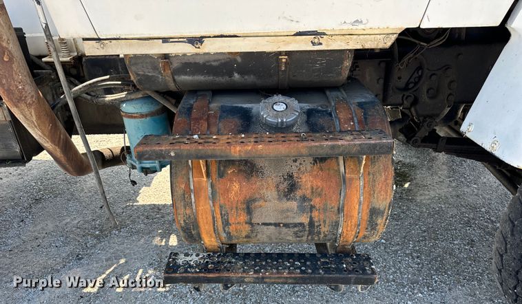 image for item OG9631 1997 Ford  LT8000 ready mix truck