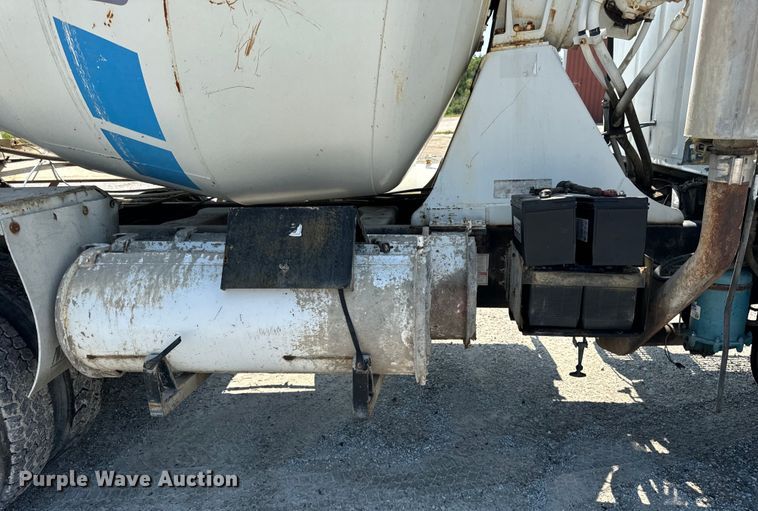 image for item OG9631 1997 Ford  LT8000 ready mix truck