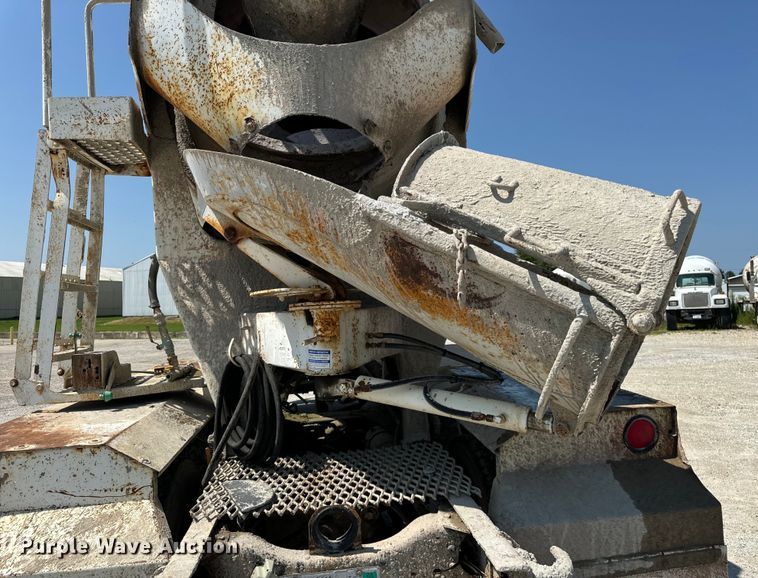 image for item OG9631 1997 Ford  LT8000 ready mix truck