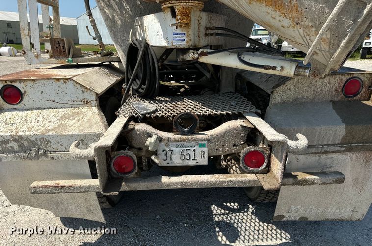 image for item OG9631 1997 Ford  LT8000 ready mix truck