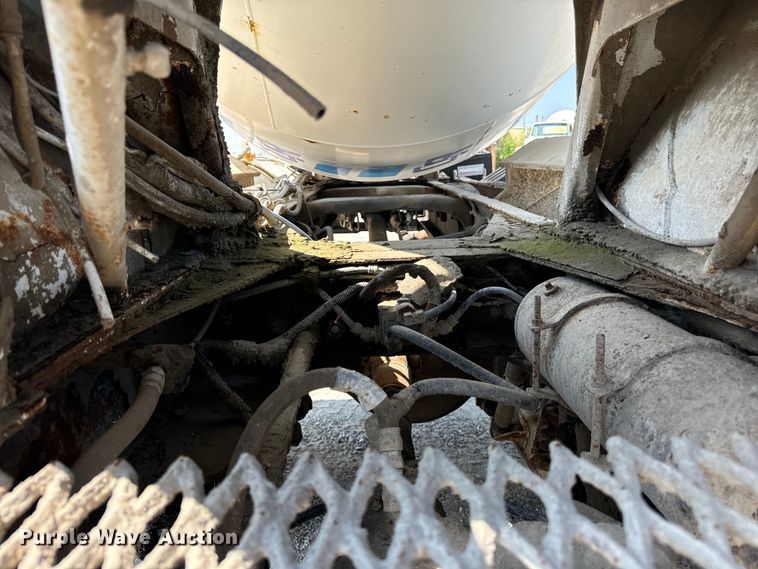 image for item OG9631 1997 Ford  LT8000 ready mix truck