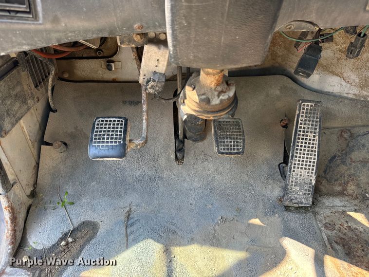 image for item OG9631 1997 Ford  LT8000 ready mix truck