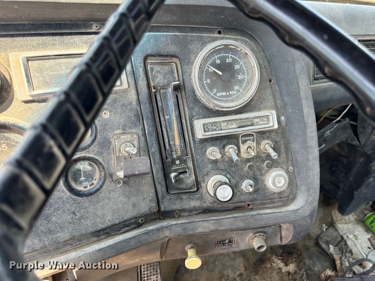 image for item OG9631 1997 Ford  LT8000 ready mix truck