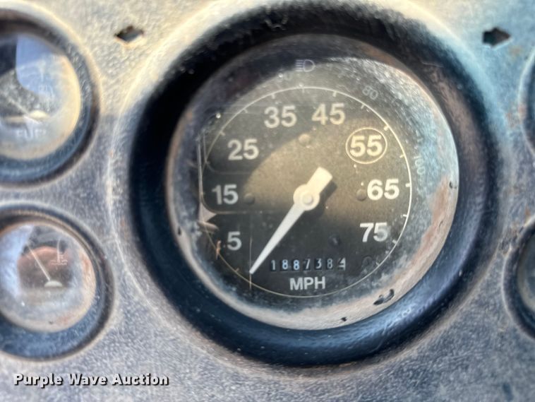 image for item OG9631 1997 Ford  LT8000 ready mix truck