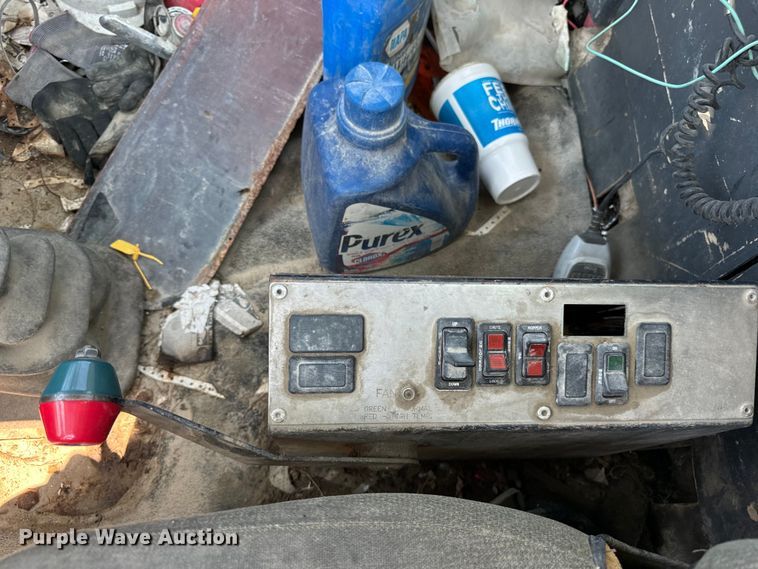 image for item OG9631 1997 Ford  LT8000 ready mix truck