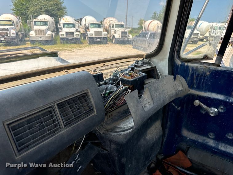 image for item OG9631 1997 Ford  LT8000 ready mix truck