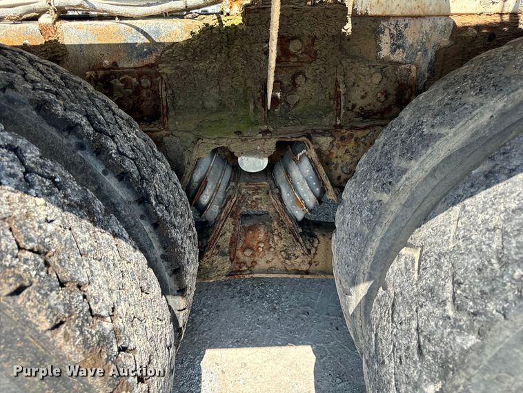 image for item OG9631 1997 Ford  LT8000 ready mix truck