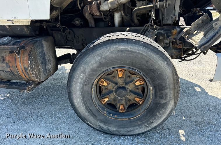 image for item OG9631 1997 Ford  LT8000 ready mix truck