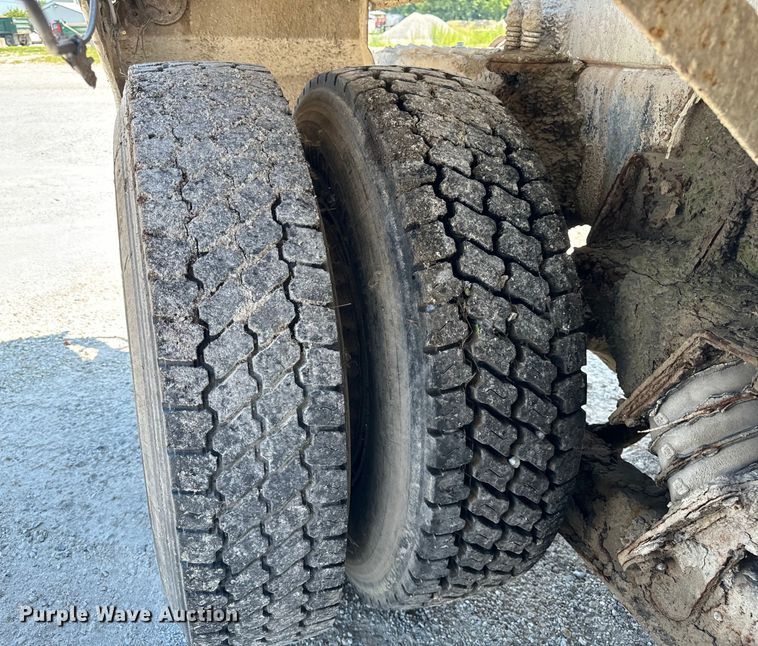 image for item OG9631 1997 Ford  LT8000 ready mix truck