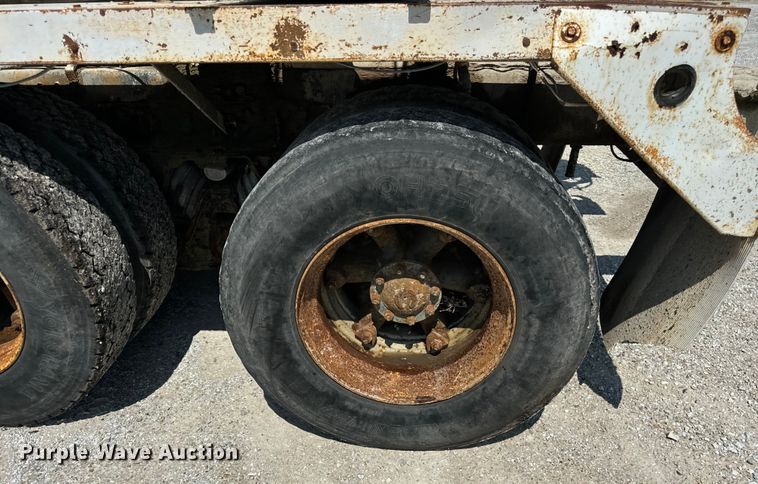 image for item OG9631 1997 Ford  LT8000 ready mix truck