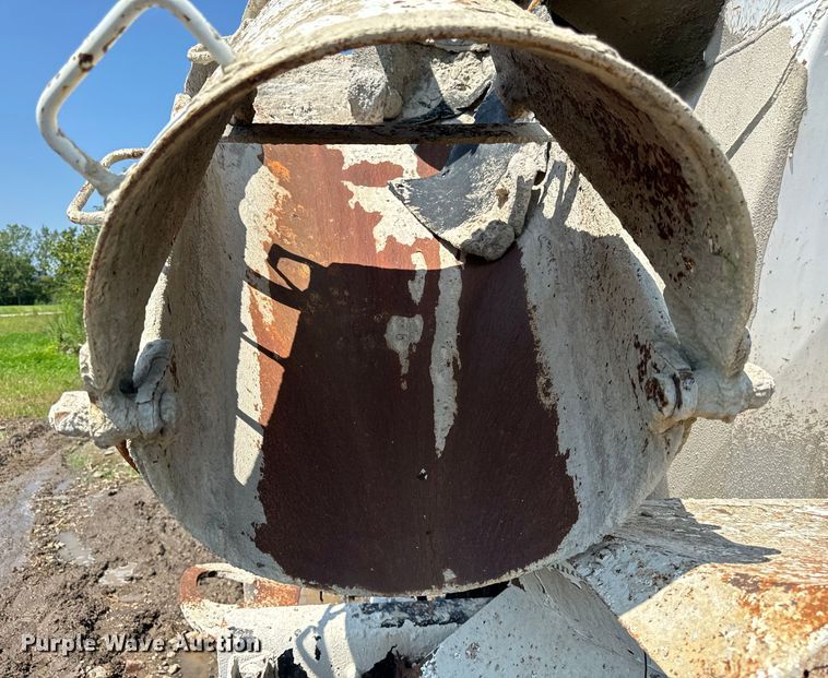 image for item OG9632 1999 Sterling  LT8513 ready mix truck