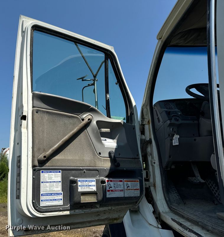 image for item OG9632 1999 Sterling  LT8513 ready mix truck