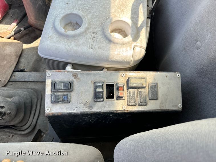 image for item OG9632 1999 Sterling  LT8513 ready mix truck