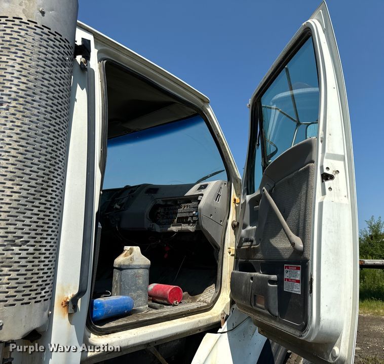 image for item OG9632 1999 Sterling  LT8513 ready mix truck