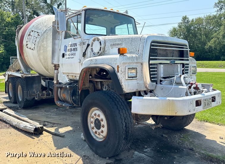 image for item OG9633 1994 Ford LT8000 ready mix truck