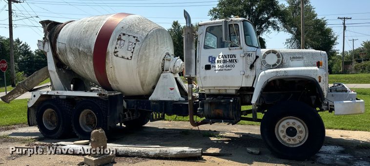 image for item OG9633 1994 Ford LT8000 ready mix truck