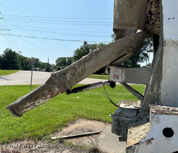 image for item OG9633 1994 Ford LT8000 ready mix truck