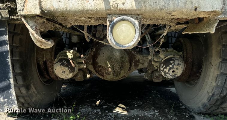 image for item OG9633 1994 Ford LT8000 ready mix truck