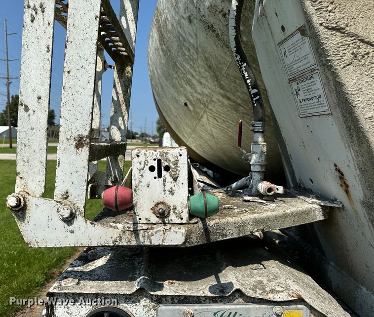 image for item OG9633 1994 Ford LT8000 ready mix truck