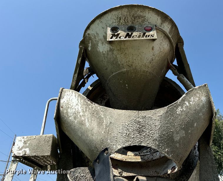 image for item OG9633 1994 Ford LT8000 ready mix truck