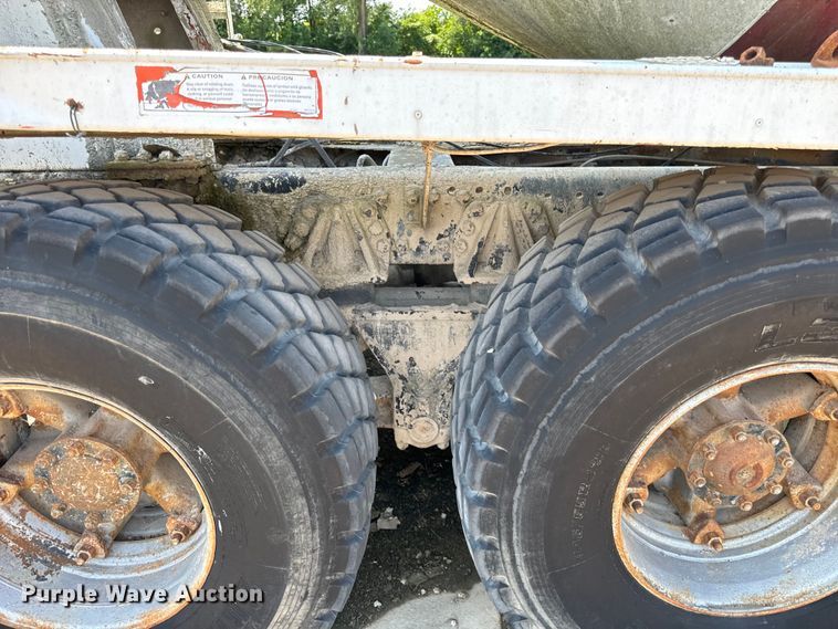 image for item OG9633 1994 Ford LT8000 ready mix truck