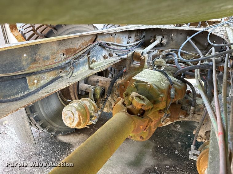 image for item OG9633 1994 Ford LT8000 ready mix truck