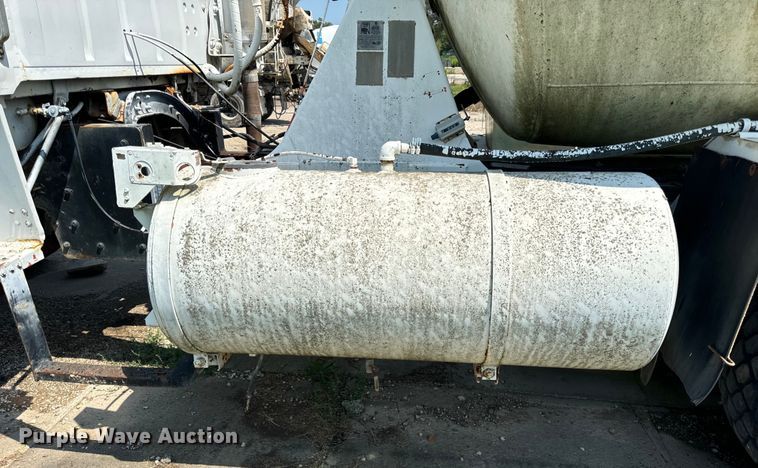 image for item OG9633 1994 Ford LT8000 ready mix truck