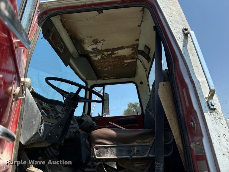 image for item OG9633 1994 Ford LT8000 ready mix truck