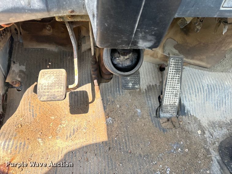 image for item OG9633 1994 Ford LT8000 ready mix truck