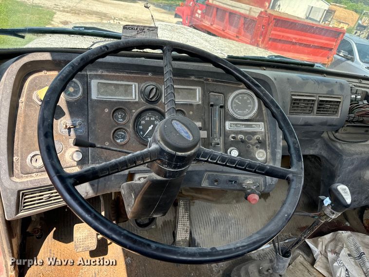 image for item OG9633 1994 Ford LT8000 ready mix truck