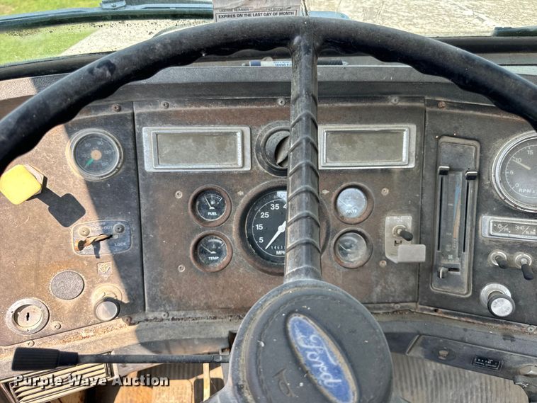 image for item OG9633 1994 Ford LT8000 ready mix truck