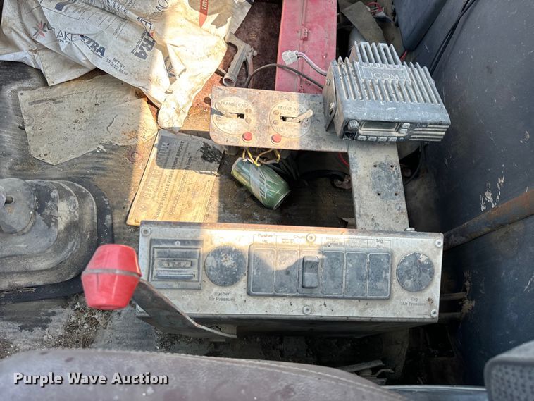 image for item OG9633 1994 Ford LT8000 ready mix truck